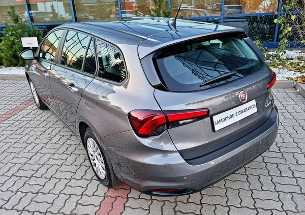 Fiat Tipo cena 46999 przebieg: 111000, rok produkcji 2019 z Śmigiel małe 232